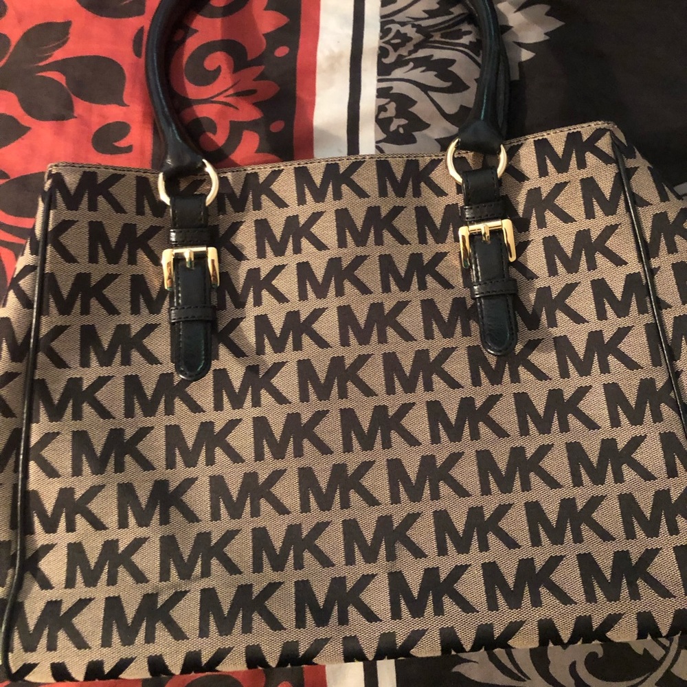 Michael Kors purse